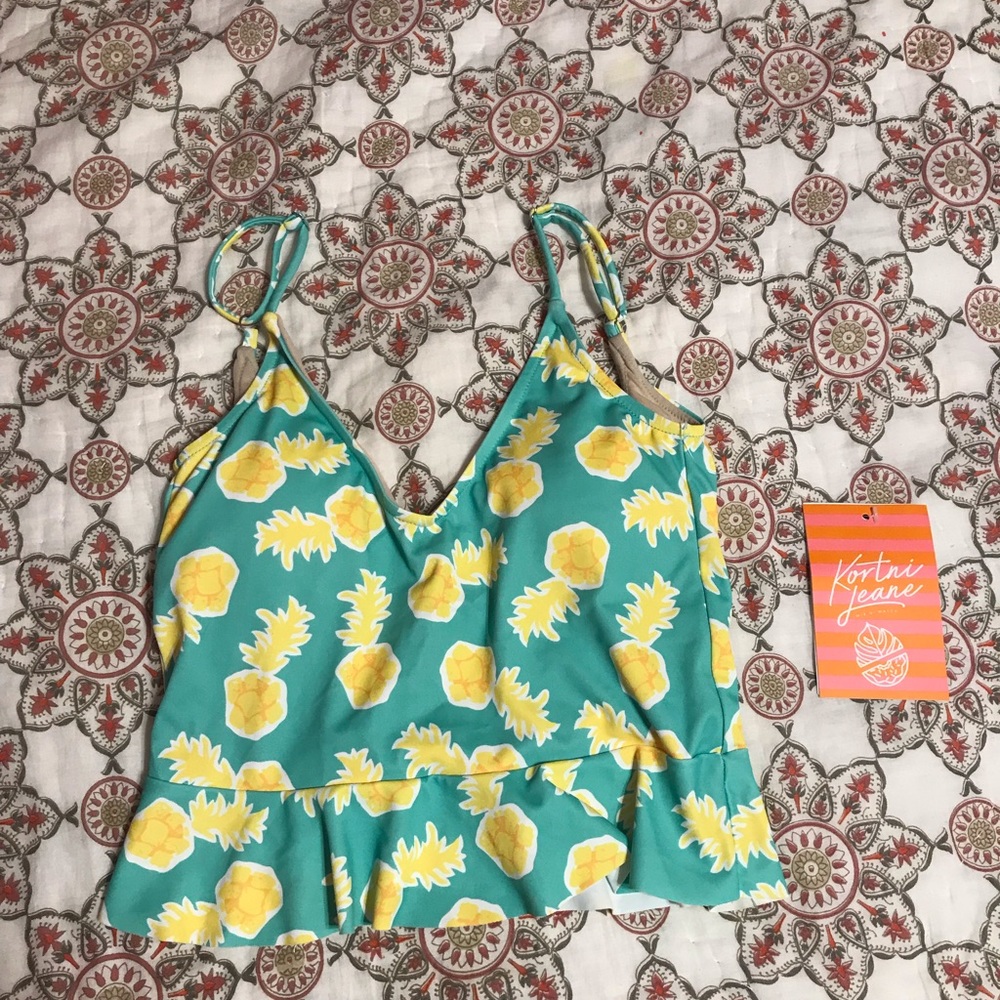 Kortni Jeane XSmall Scoopback Top